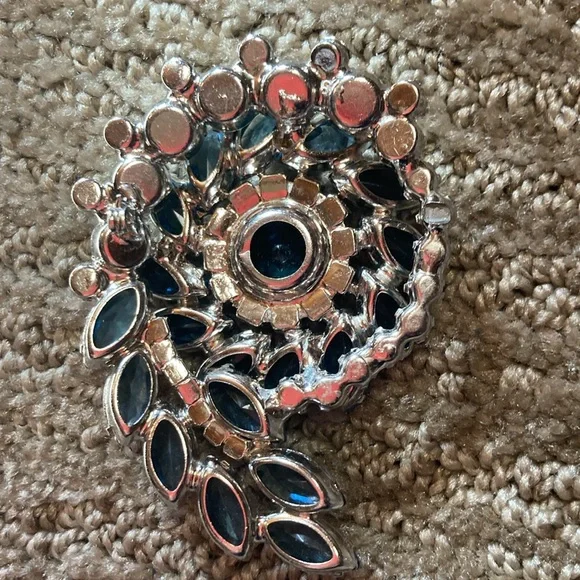 Vintage Gorgeous Blue rhinestone, AB Rhinestones Silver Tone Brooch/Pin, ER’s - Picture 3 of 8